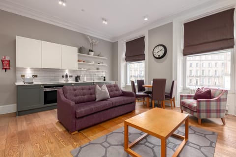 Destiny Scotland - Distillers House Apartment in Edinburgh