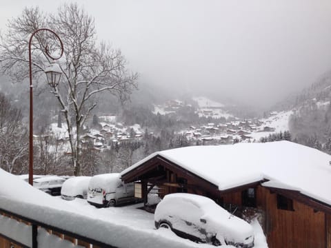 Bedroom, Mountain view, Quiet street view