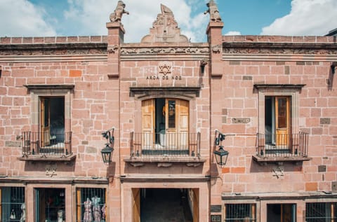 Property building, Facade/entrance