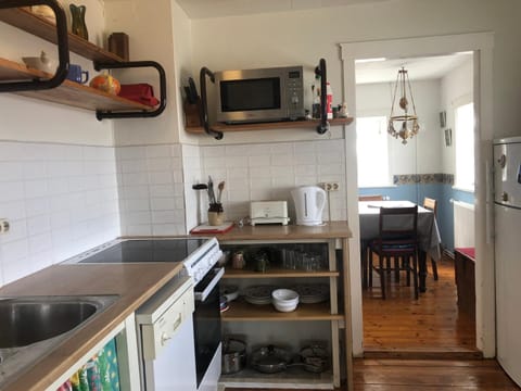 Kitchen or kitchenette, dishwasher, minibar, pet friendly, stove, toaster