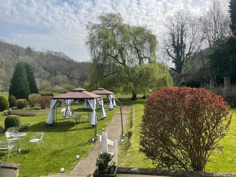 Natural landscape, Garden, Dining area, Garden view