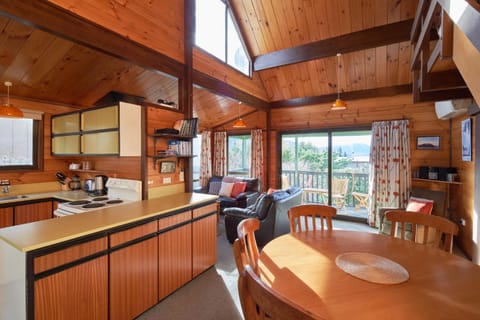 Dining area, Mountain view, kitchen