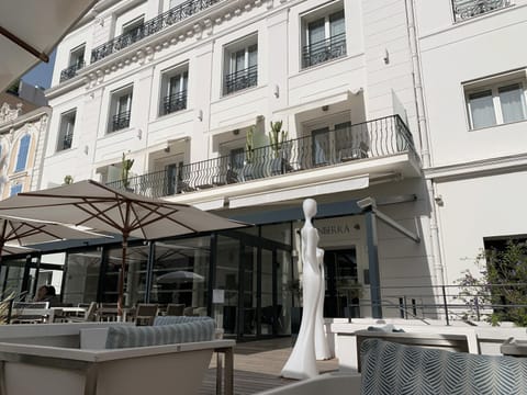Hôtel Le Canberra Hôtel in Cannes