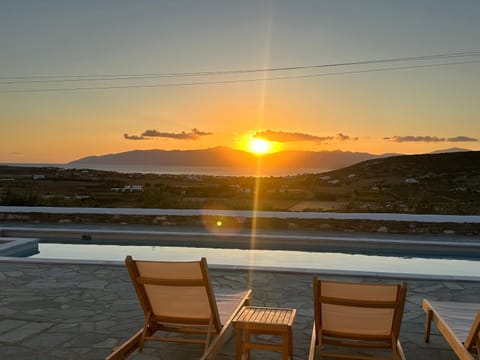 Day, Natural landscape, View (from property/room), Balcony/Terrace, Mountain view, Swimming pool, Sunrise