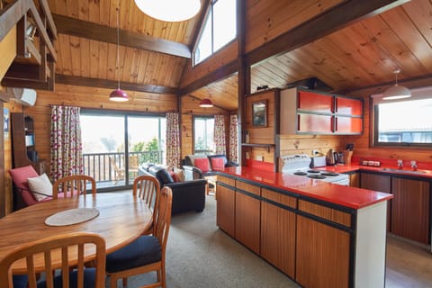 Dining area, kitchen