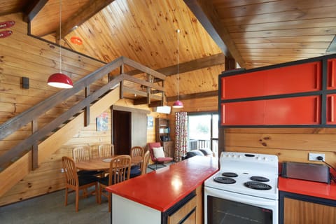 Dining area, kitchen