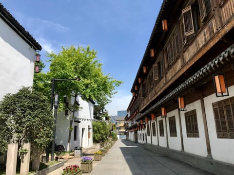 Property building, Day, Street view