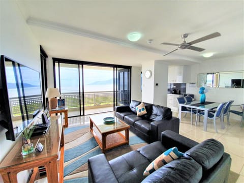 Cairns Ocean View Apartment Condo in Cairns