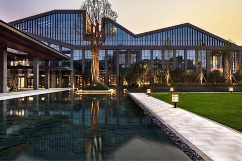 Hilton Ningbo Dongqian Lake Resort in Zhejiang
