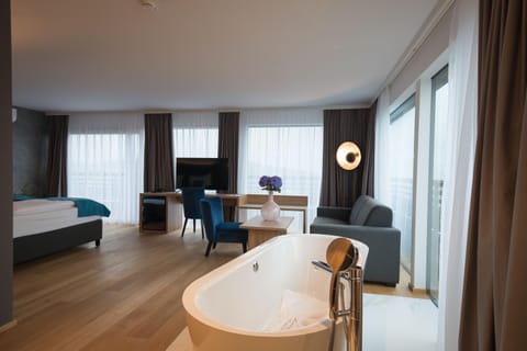 Photo of the whole room, Bath