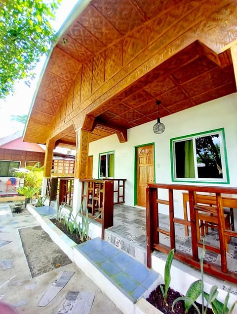 Domos Native Guest House Inn in Panglao