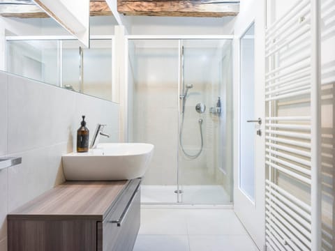 Stay COOPER l Laubenhaus Apartment in Bolzano