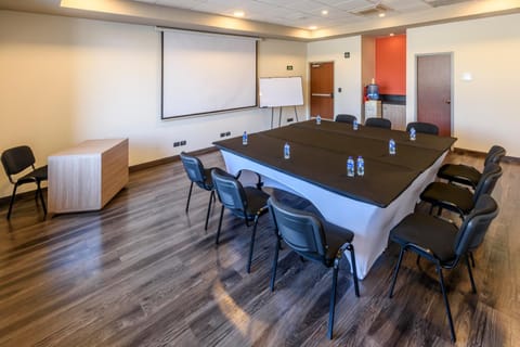 Meeting/conference room