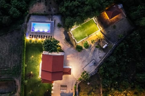 Property building, Night, Natural landscape, Bird's eye view, Garden, Evening entertainment, Garden view, Pool view, Swimming pool