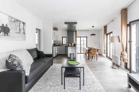 Library, TV and multimedia, Living room, Seating area