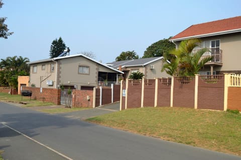 Neighbourhood, Street view