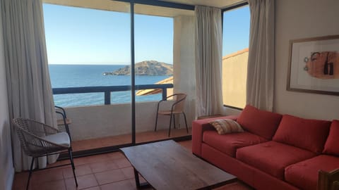 Living room, Sea view