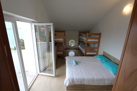 Bathroom, Balcony/Terrace, Bedroom, Sea view, Street view, bunk bed