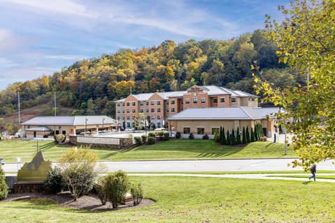 Best Western Plus Franciscan Square Inn & Suites Steubenville Hotel in Ohio