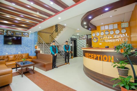 People, TV and multimedia, Lobby or reception