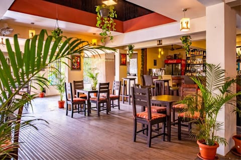 Restaurant/places to eat, Lounge or bar, Alcoholic drinks, Non alcoholic drinks