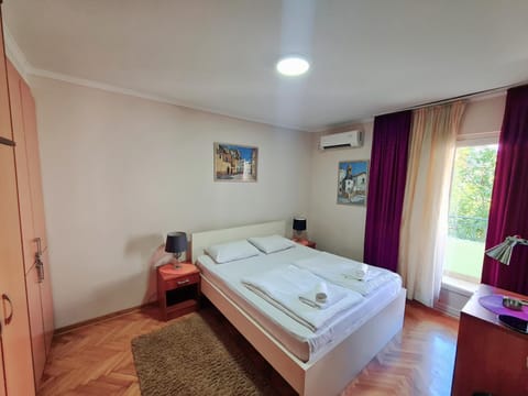 Apartments Pier Bed and Breakfast in Budva