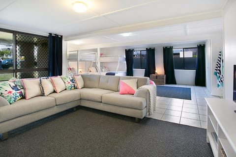 A Perfect Stay - Petrel by the Sea House in Mermaid Beach