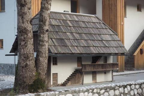 Property building, Street view