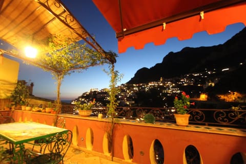 Balcony/Terrace, City view