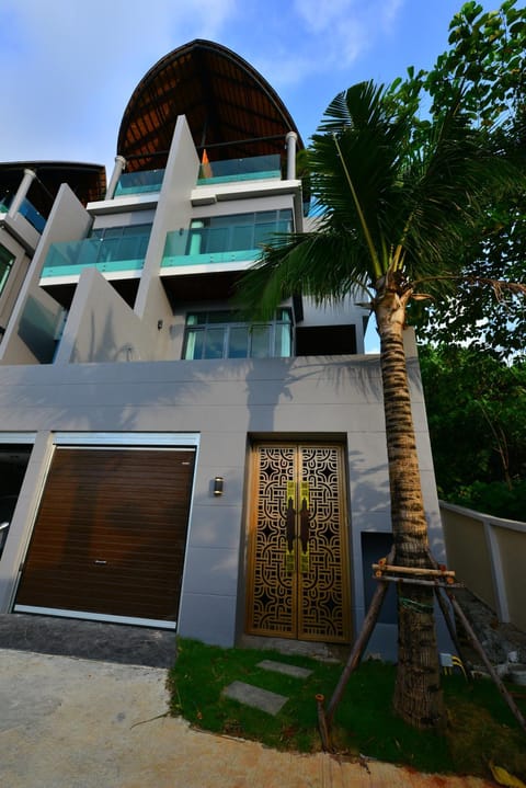 Bukit Pool Villas - SHA Extra Plus Villa in Patong