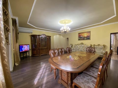 LARGE 5 BEDROOM LUXURY VILLA Villa in Yerevan