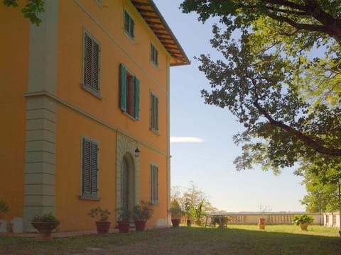 Lovely holiday home in Montefiridolfi with hill view House in San Casciano Val Pesa