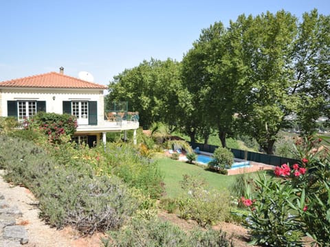 Cozy Villa with Private Swimming Pool Villa in Lisbon District