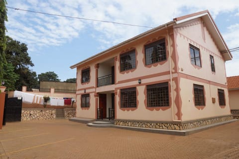 Cosmil Executive Suites Najjanankumbi Kampala Hotel in Kampala