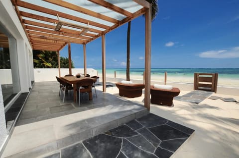 Amani Home - Moja Private Beach Suite Condo in Unguja North Region