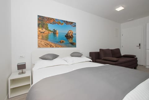 Villa Dalmatia Apartments Condo in Brela