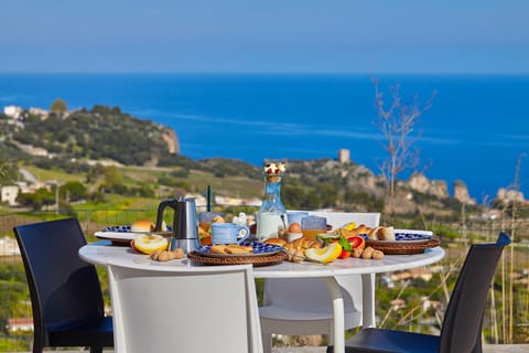 Food and drinks, Landmark view, Sea view