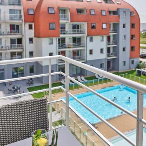 Balcony/Terrace, Pool view