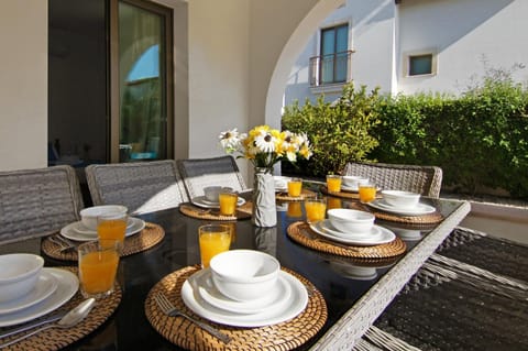 Patio, Dining area