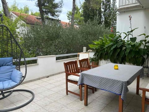 Patio, Balcony/Terrace, Seating area