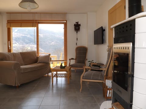 Spring, Summer, Living room