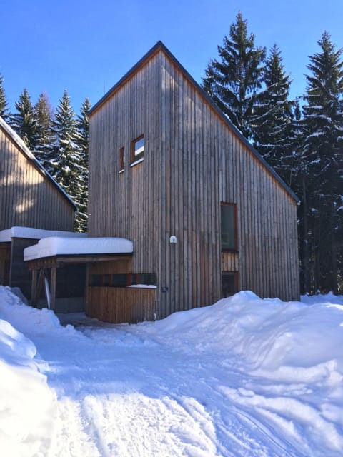 Property building, Facade/entrance, Winter