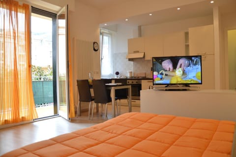 TV and multimedia, Kitchen or kitchenette, Bedroom