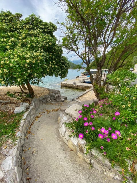 Nearby landmark, Neighbourhood, Natural landscape, Beach, Sea view