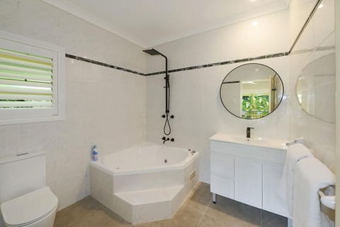 The Acreage Boutique Guesthouse Bed and Breakfast in Terrigal
