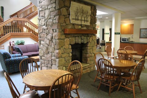 Farmstead Inn and Conference Center Hotel in Shipshewana