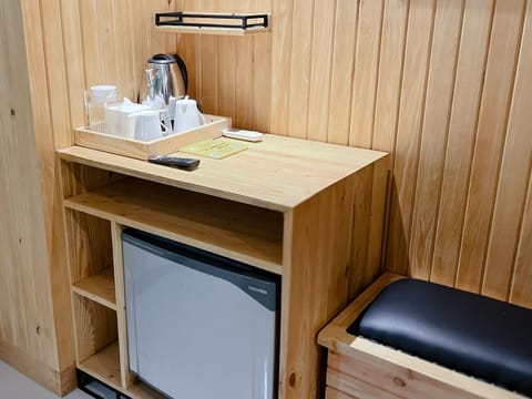 Coffee/tea facilities, minibar