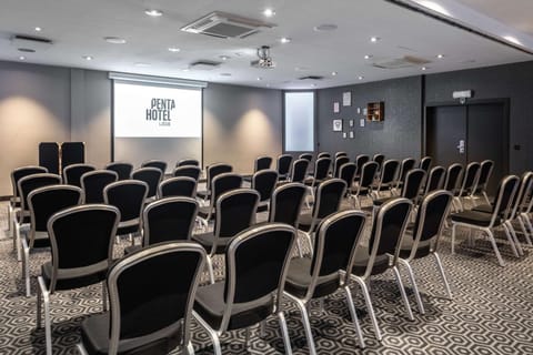 Meeting/conference room