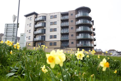 Property building, Bird's eye view, Balcony/Terrace, City view, Sea view