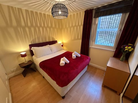 Castle Wynd Old Town Apartment in Edinburgh